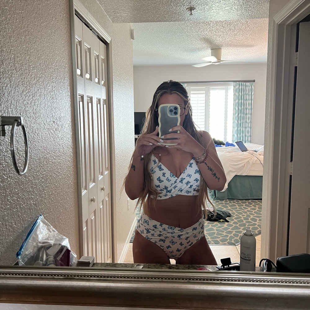 Victoria’s Secret swim